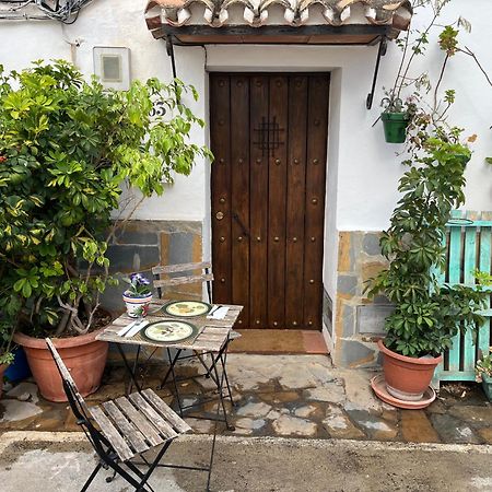 Tiny Spanish House カサーレス エクステリア 写真