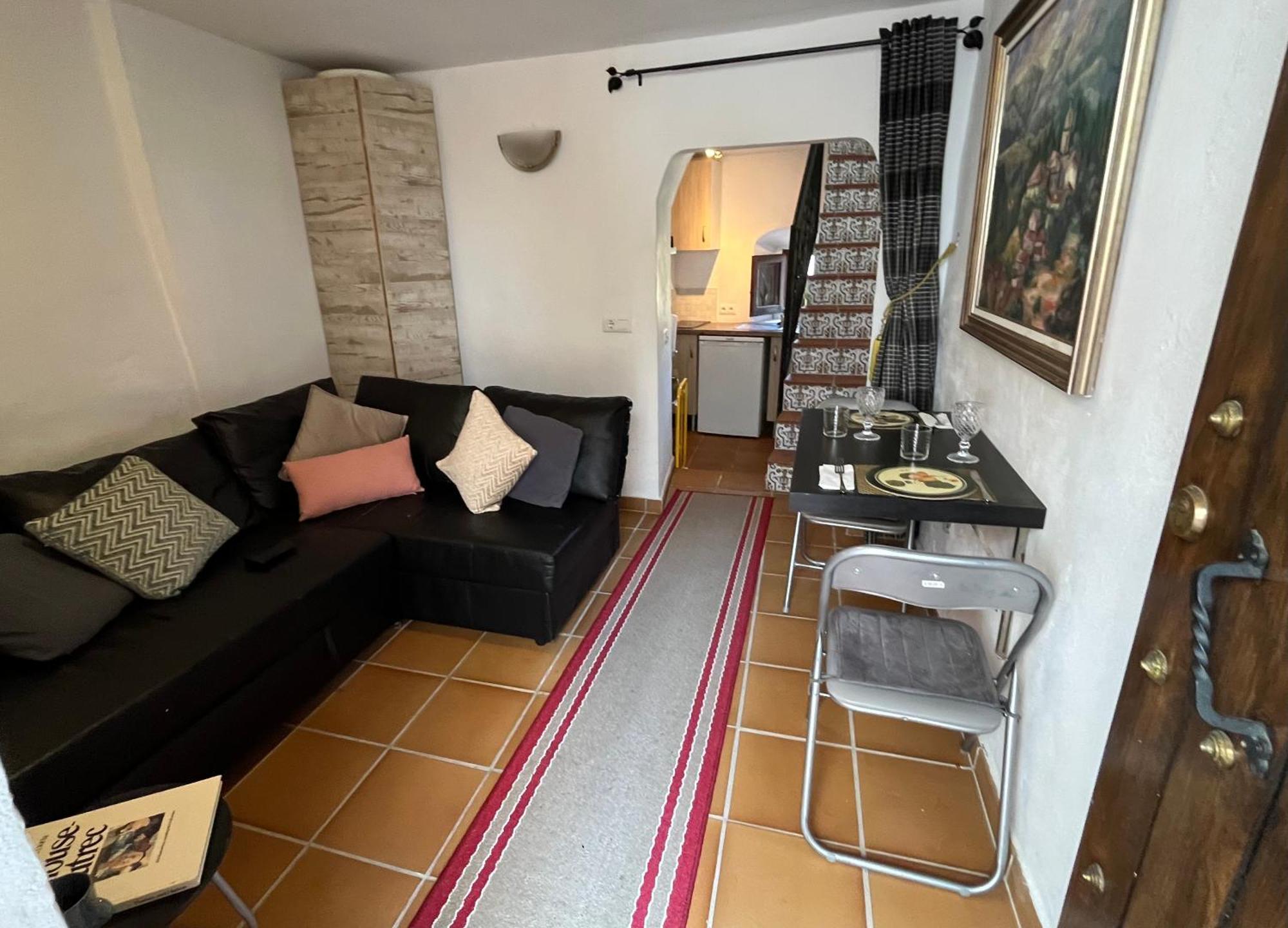 Tiny Spanish House カサーレス エクステリア 写真