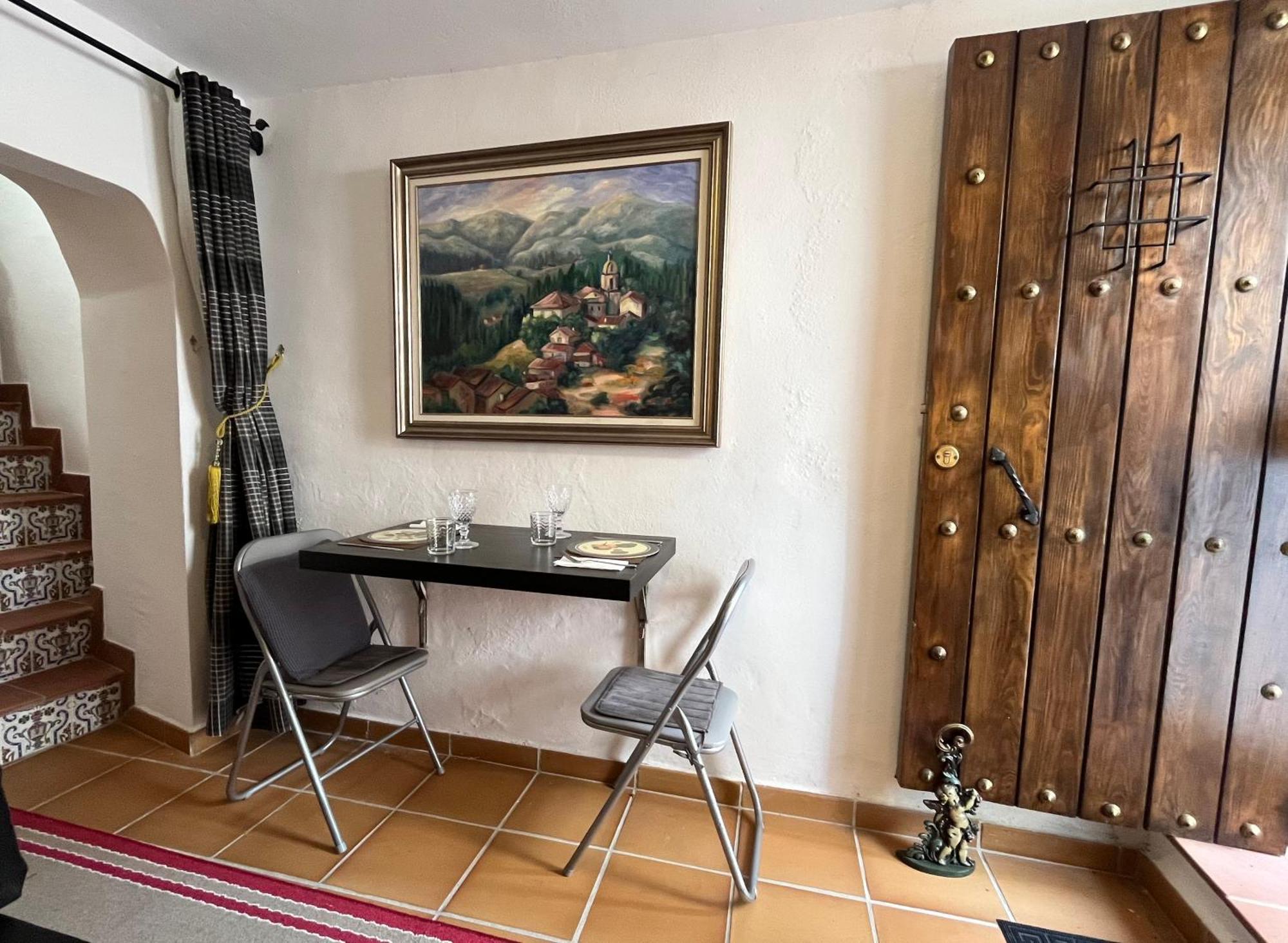 Tiny Spanish House カサーレス エクステリア 写真